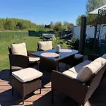 Дом отдыха Islandzka Chatka- Jacuzzi I Sauna W Cenie Мжики